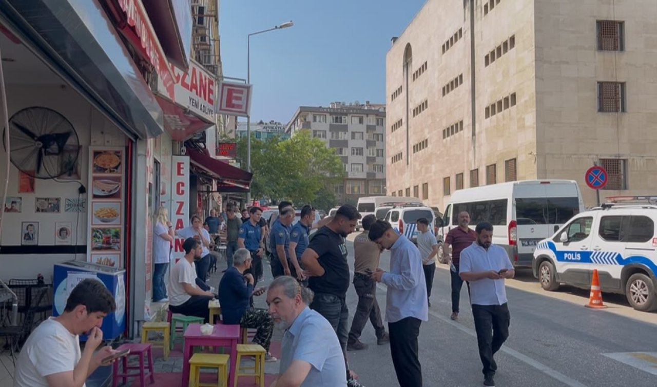 Adliye önünde ortalık savaş alanına döndü: Masa ve sandalyeler havada uçuştu