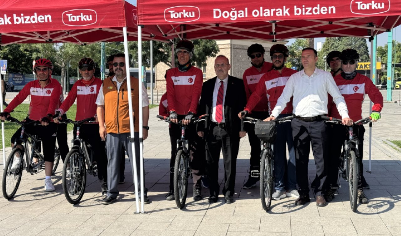 Görme engelliler 15 Temmuz şehitleri için Konya’dan Ankara’ya pedal çeviriyor