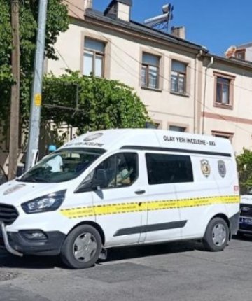 Genç adam göğsünden bıçaklandı! 