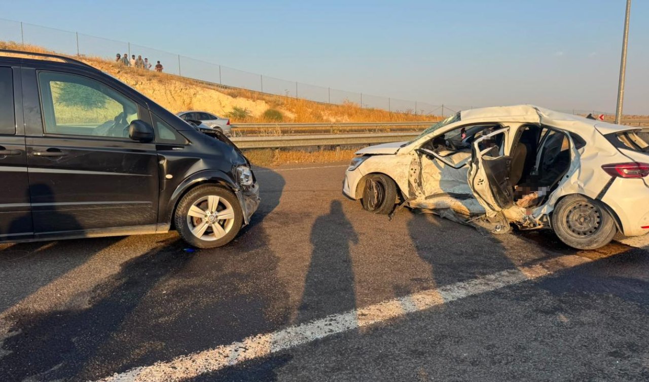 Otomobil ile minibüs çarpıştı: Ölü ve yaralılar var