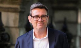İngiltere’nin yeni Başbakanı Andy Burnham oldu