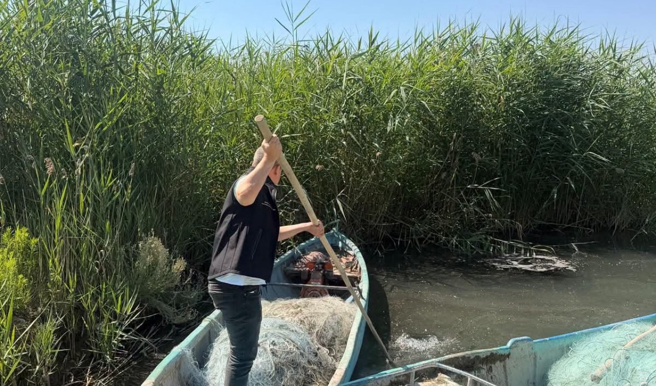 Beyşehir Gölü’nde ağlar ve balık boyları mercek altında