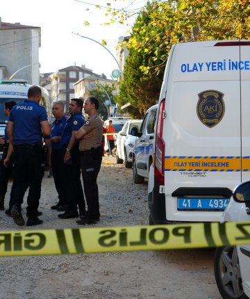 İskeleden düşen işçi hayatını kaybetti