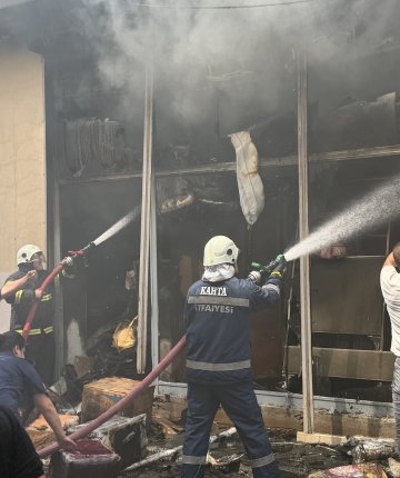 Feci yangını söndürmeye gelen itfaiyeciler yaralandı!