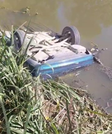 Otomobil dereye uçtu: Sürücü hayatını kaybetti
