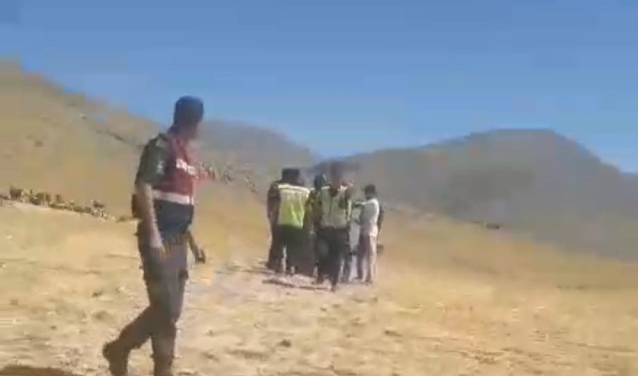 Taşlı saldırıdan kurtulmak için traktörü grubun üzerine süren şahıs tutuklandı