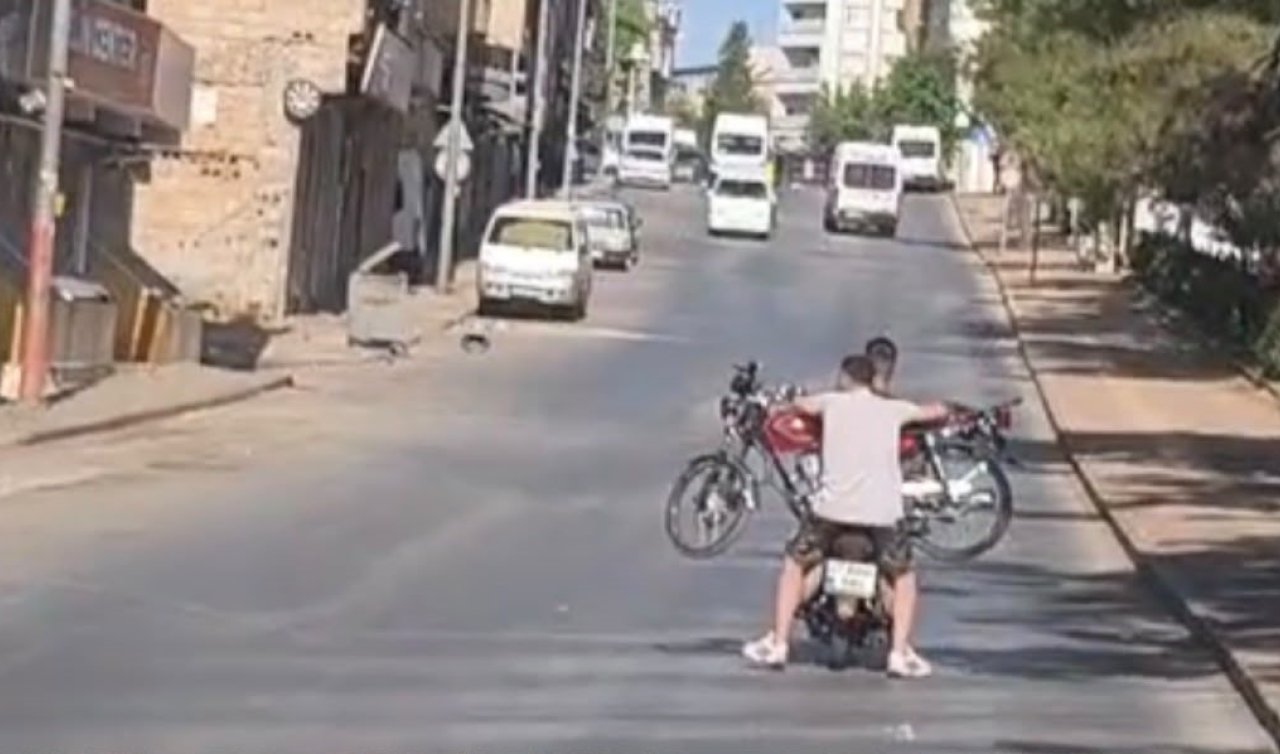 İlginç taşıma yöntemi: Motosiklet üzerinde motosiklet taşıdılar