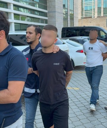 Gürültü kavgasında kan aktı: 3 yaralı 2 gözaltı