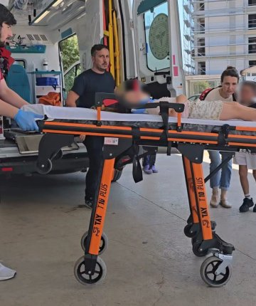 Otomobil motosikletle çarpıştı: 2’si çocuk 3 yaralı