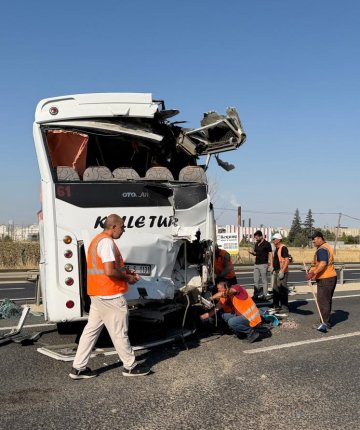Zincirleme trafik kazasında çok sayıda yaralı var!