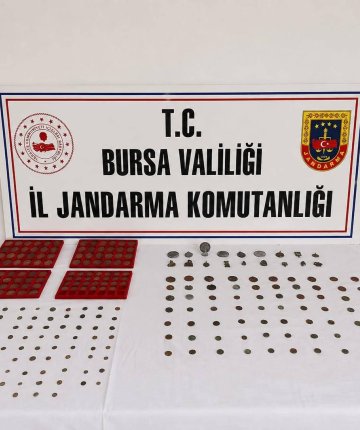Tarihi eser kaçakçısı sert kayaya çarptı