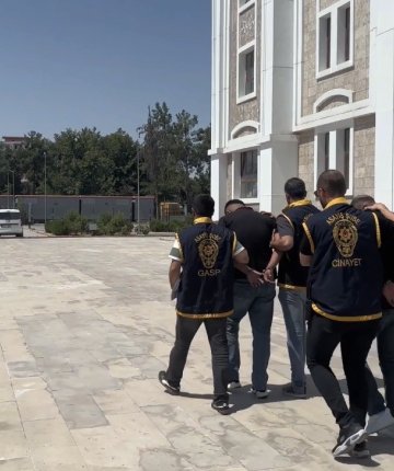 Sürücüye dehşeti yaşatan 2 saldırgan tutuklandı