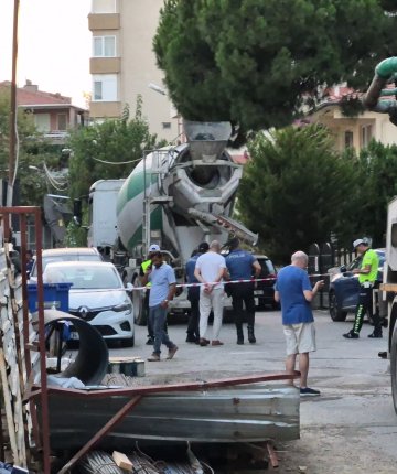 Beton mikserinin altında kalan kadın hayatını kaybetti