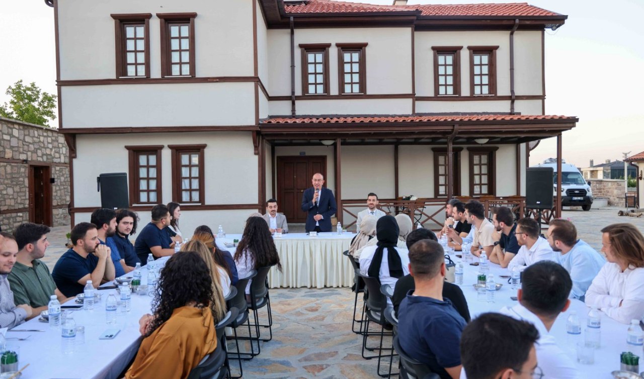 Başkan Mustafa Kavuş AK Parti Gençliği ile buluştu