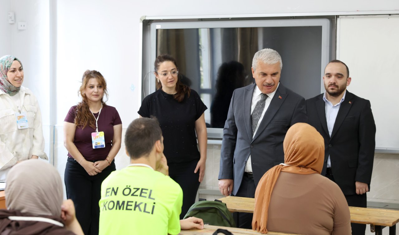 Konya Valisi Akın TÜGVA Yaz Okulu ve Özel Genç KOMEK öğrencileriyle bir araya geldi