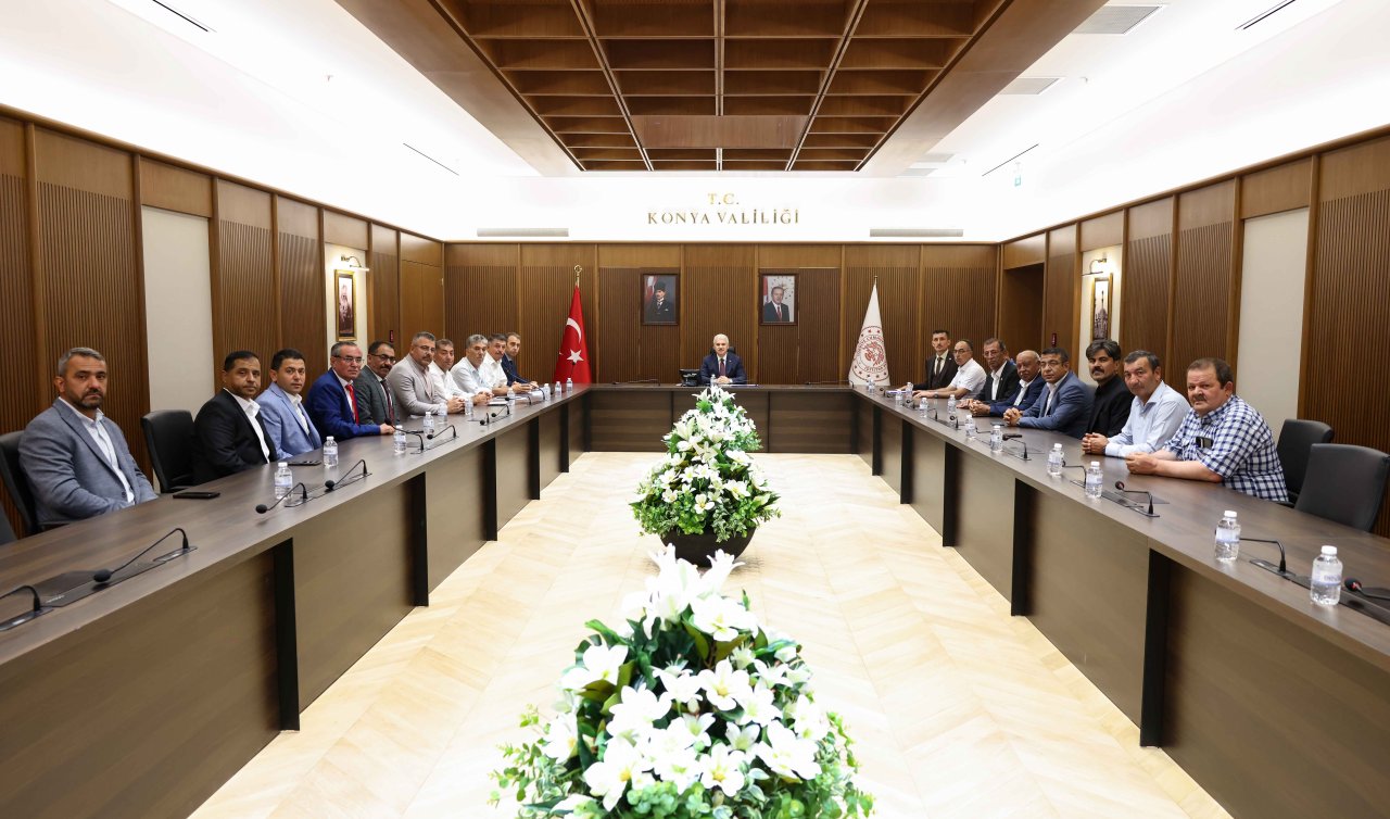 Konya Valisi İbrahim Akın muhtarlarla bir araya geldi